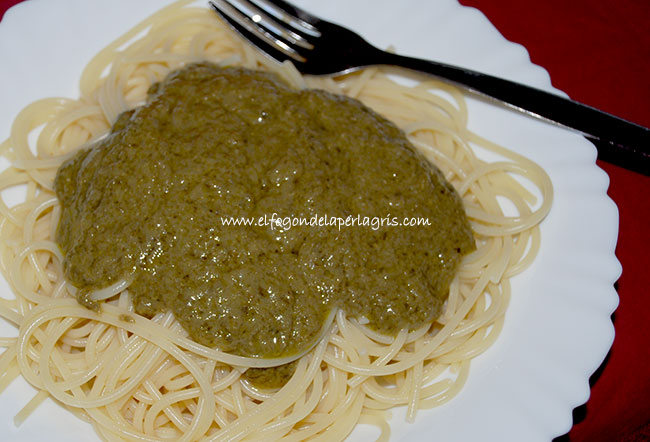 Espaguetis al pesto