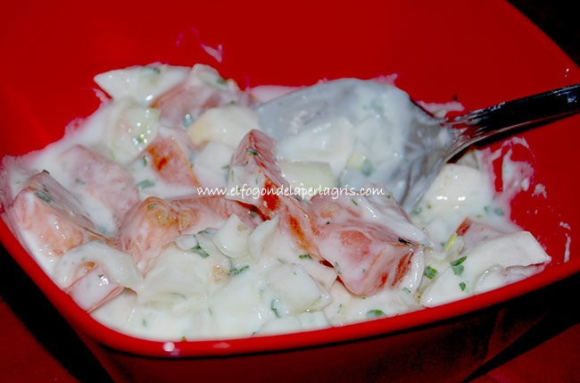 Salsa de yogur con tomate y perejil
