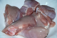 Limpiar el pollo y trocear