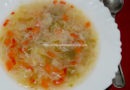 Sopa de verduras con fideos