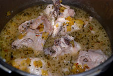 Añadir el conejo al refrito