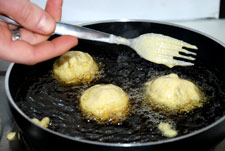 Poner en la sartén con cuidado Poner en la sartén con cuidado