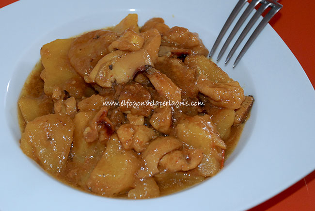 Receta tradicional de papas con chocos de Cádiz Papas con chocos