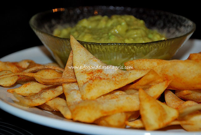 Nachos caseros con guacamole Nachos caseros con guacamole