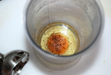 poner el huevo, aceite y resto de ingredientes