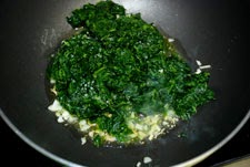 Refreir las espinacas