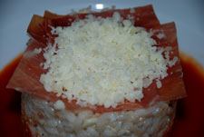 Colocar el jamón y el queso Colocar el jamón y el queso