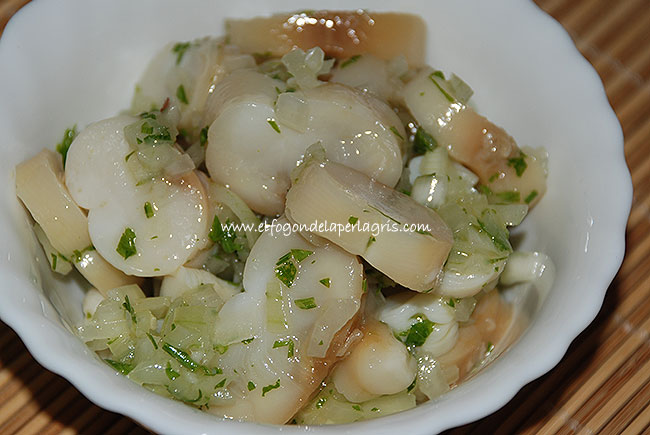 Huevos de choco aliñados Huevos de choco aliñados