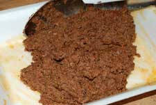 Carne de la berza triturada para las croquetas