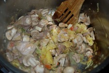 Añadir al guiso los champiñones