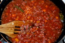 Agregar la carne a la salsa Agregar la carne a la salsa