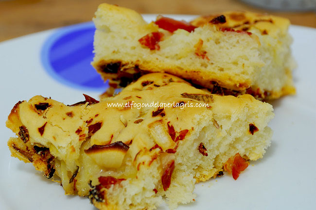 Focaccia de jamón y cebolla Focaccia de jamón y cebolla