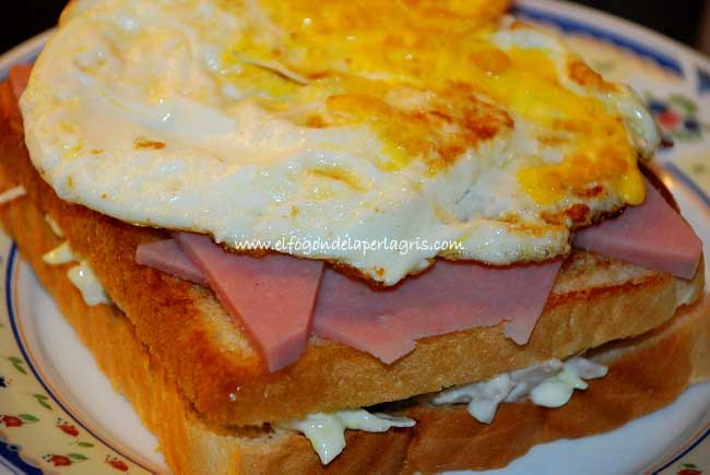 Montar el sandwich de pollo Montar el sandwich de pollo