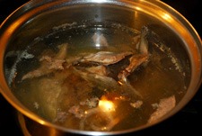 Cocer la cabeza y las espinas Cocer la cabeza y las espinas