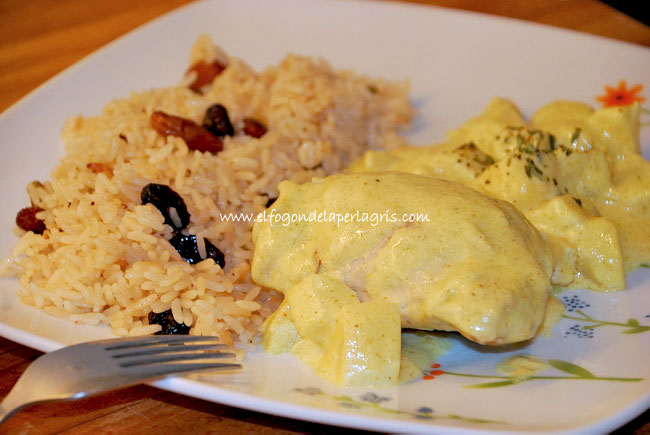 Pollo al curry con manzanas y peras