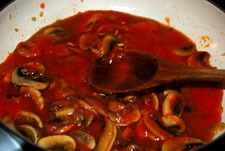 Añadir los champiñones Añadir los champiñones