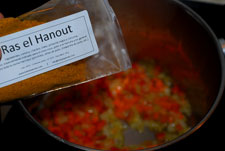 Agregar el Ras al Hanout Agregar el Ras al Hanout