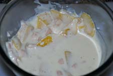 Mezclar la bechamel con las patatas