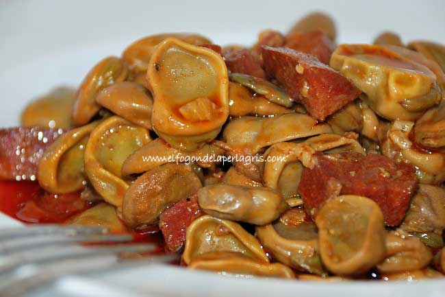 Habas con chorizo Habas con chorizo