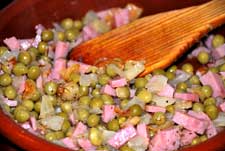 Agregar guisantes y jamón Agregar guisantes y jamón