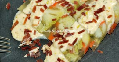 Gelatina de coliflor verde con salsa de ajetes y queso azul