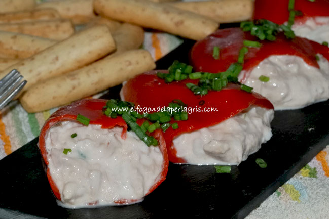 Pimientos del piquillo rellenos atún