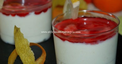 Crema de peras y limón con sirope de fresas
