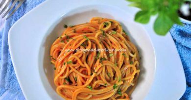 Espaguetis al pesto rosso
