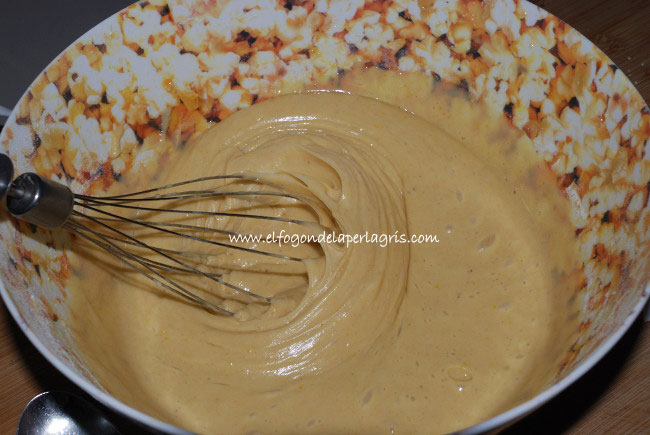 Batir masa casera magdalenas