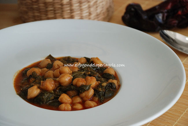 Potaje garbanzos con espinacas de vigilia