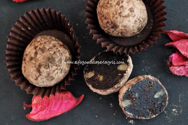 Trufas caseras rellenas de nueces