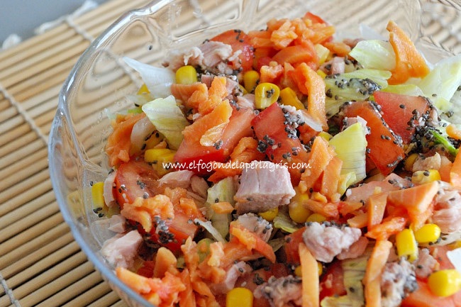 Ensalada de chía con salmón y atún