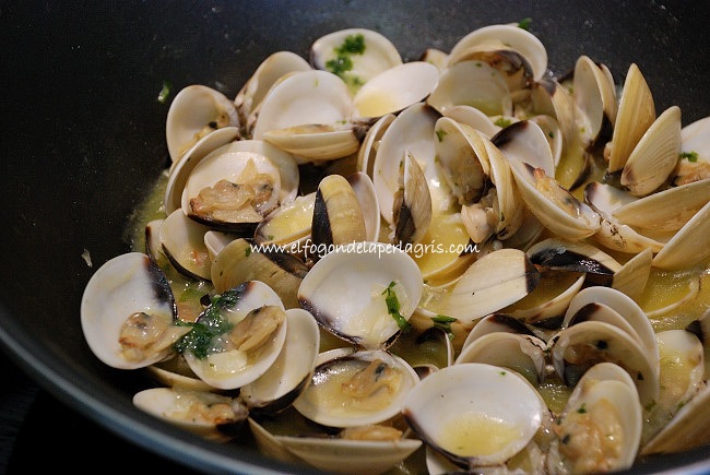 Almejas al cava Almejas al cava