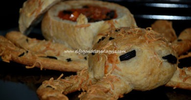 Araña rellena de salsa boloñesa Halloween