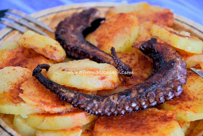 Pulpo a la parrilla o pulpo a la brasa