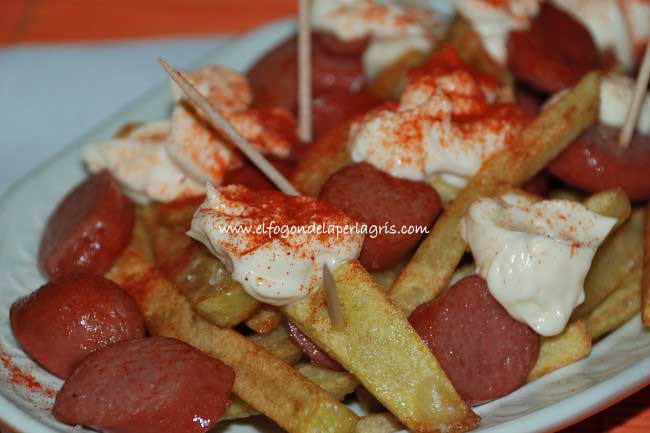 Salchipapas casero Salchipapas casero