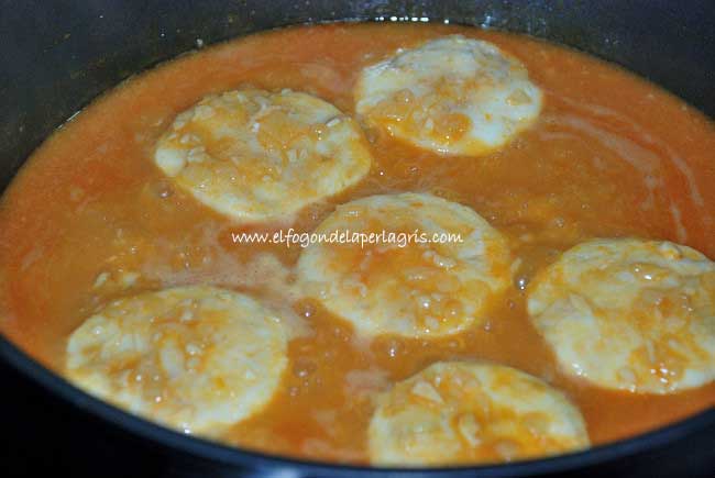 Incorporar los medallones de pescadilla