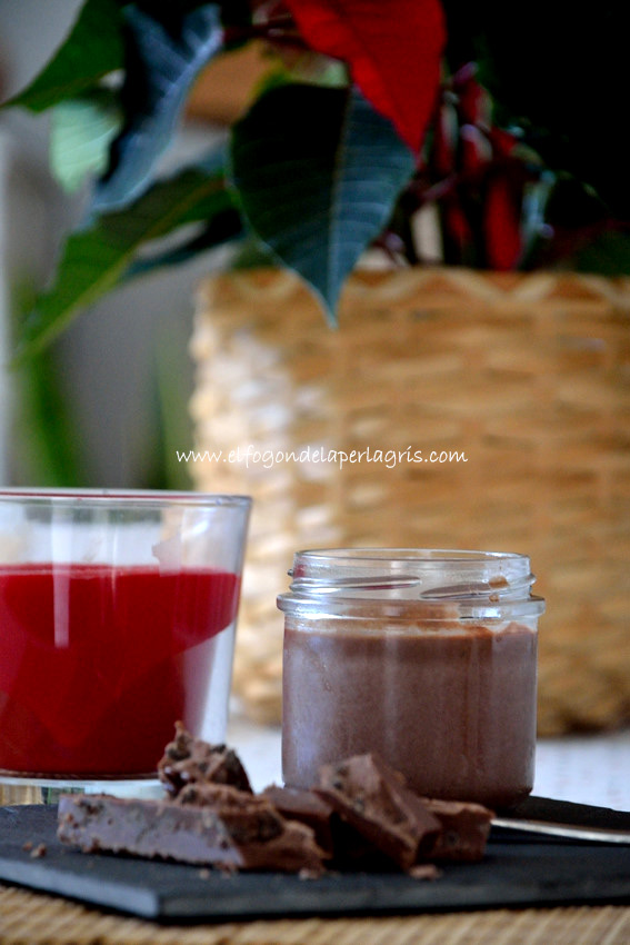 Panna cotta turrón de chocolate y galletas