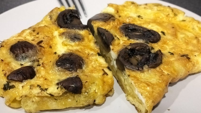 Tortilla de patatas chips y champiñones 